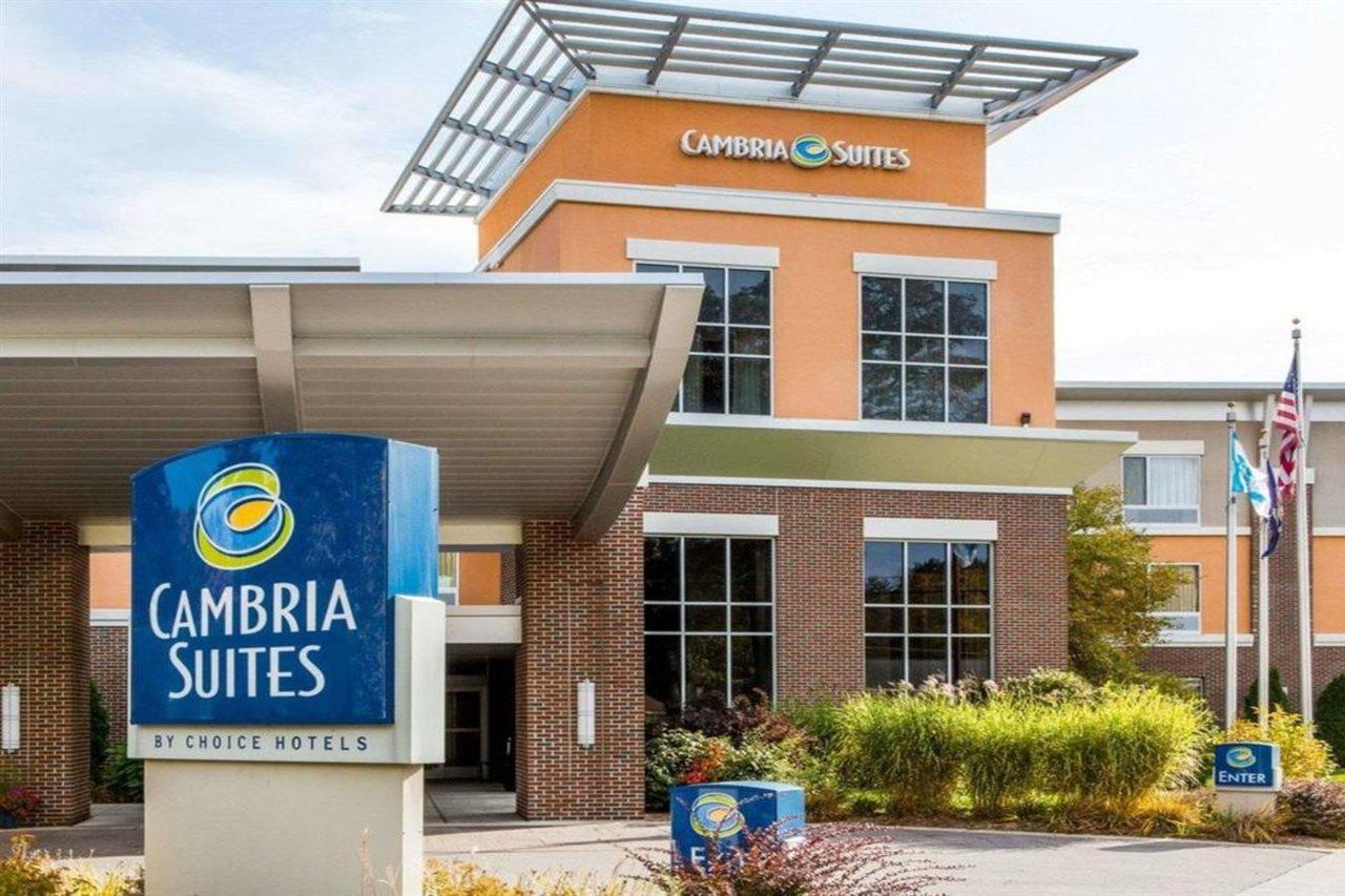 Cambria Hotel Траверс-Сити Экстерьер фото