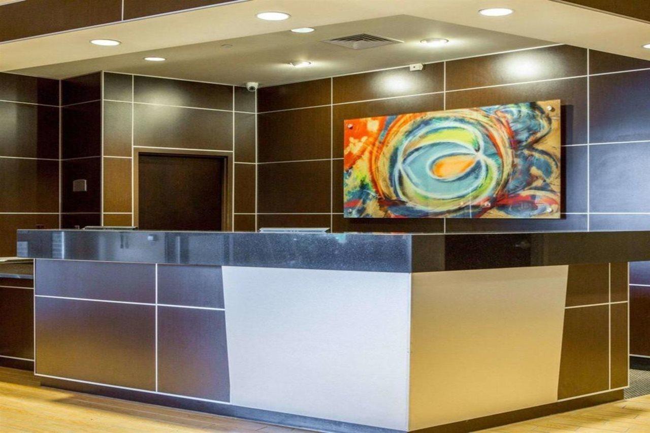 Cambria Hotel Траверс-Сити Экстерьер фото