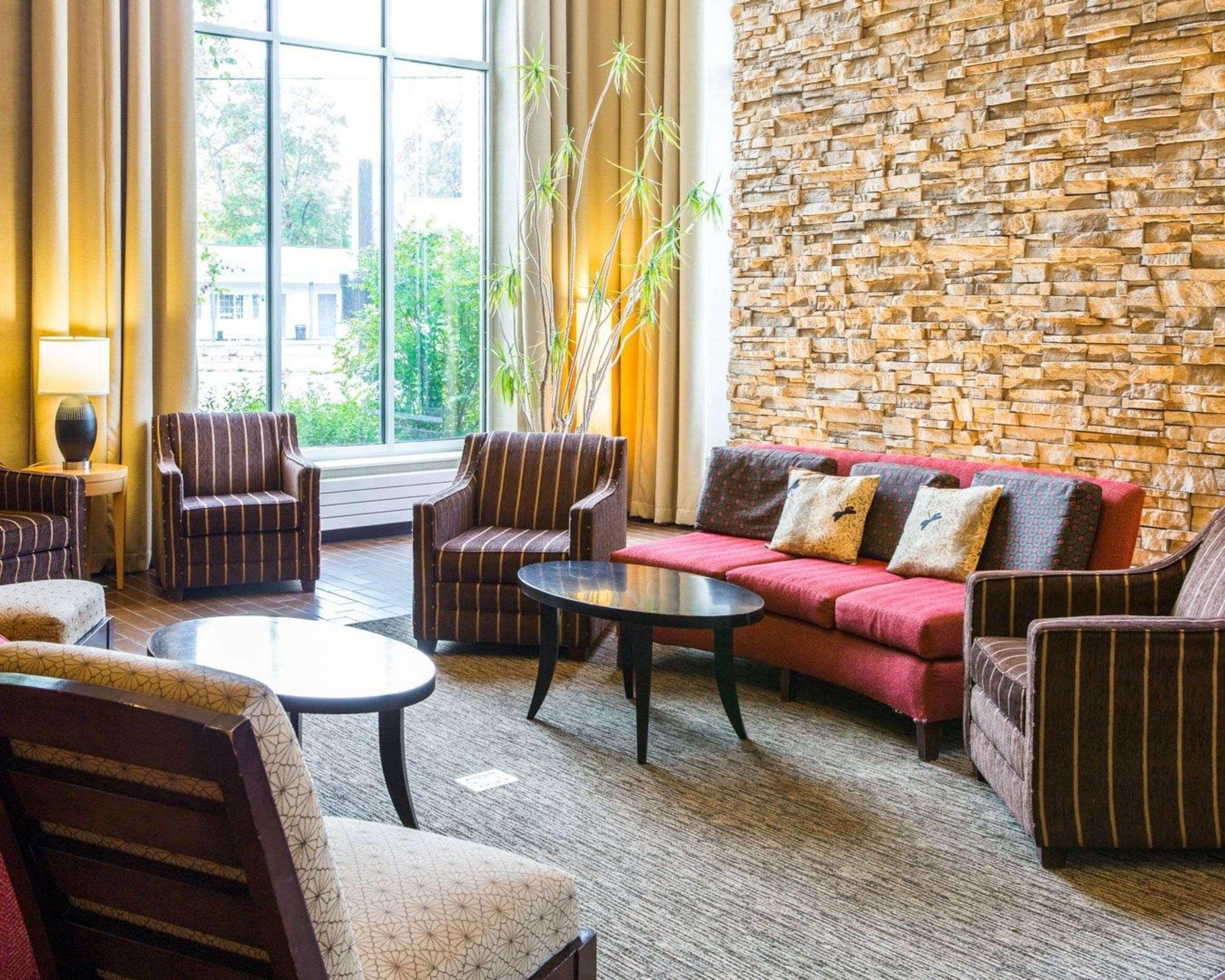 Cambria Hotel Траверс-Сити Экстерьер фото