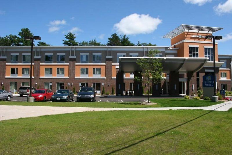Cambria Hotel Траверс-Сити Экстерьер фото