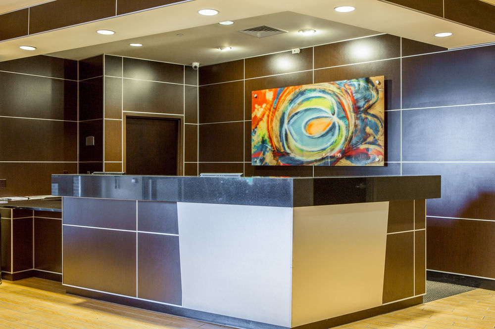 Cambria Hotel Траверс-Сити Экстерьер фото